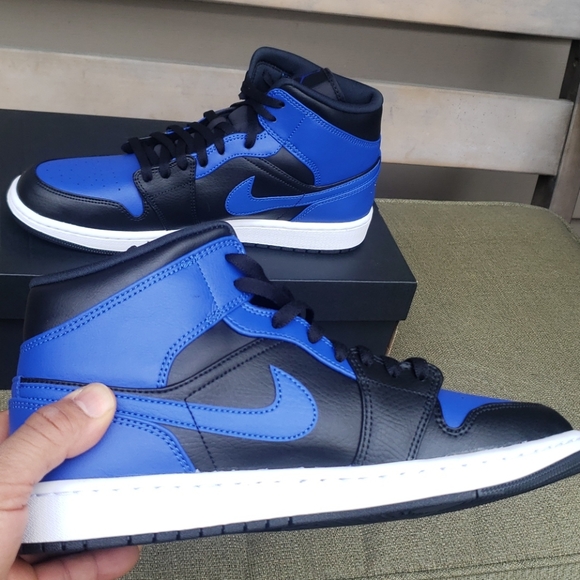 AIR JORDAN 1 MID - Picture 4 of 7